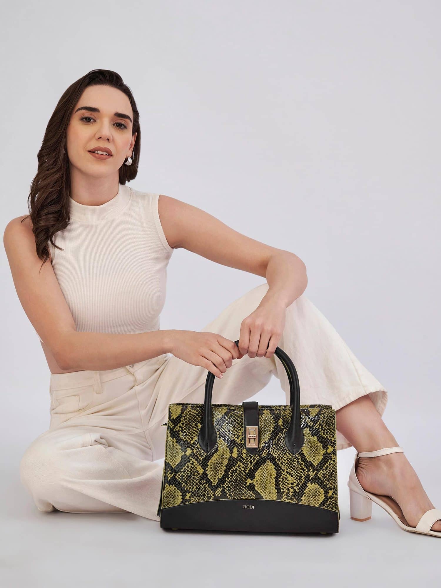 Hodi Women's Snake Print Stylish Tote Bag, Fashion Purse, Casual Handbag,Convertable Specious & Luxurious, Gold-Tone Metal Hardware -Fashion Purse for Office & Everyday Use — photo 6