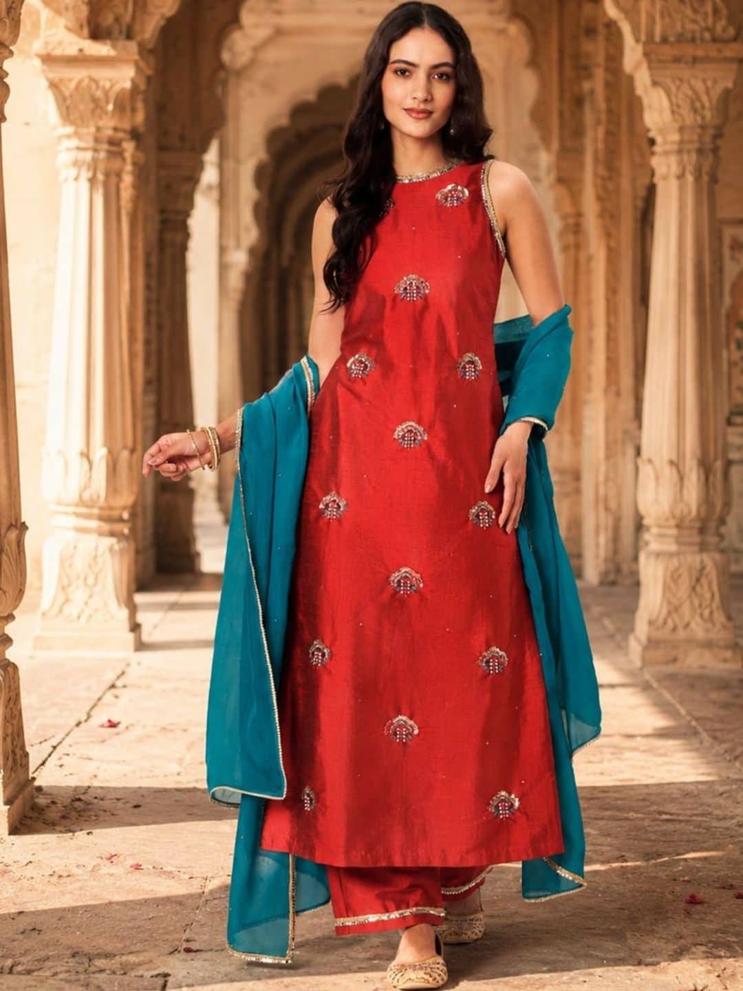 SILCHIC Women Floral Embroidered Kurta with Palazzo & Dupatta — photo 1