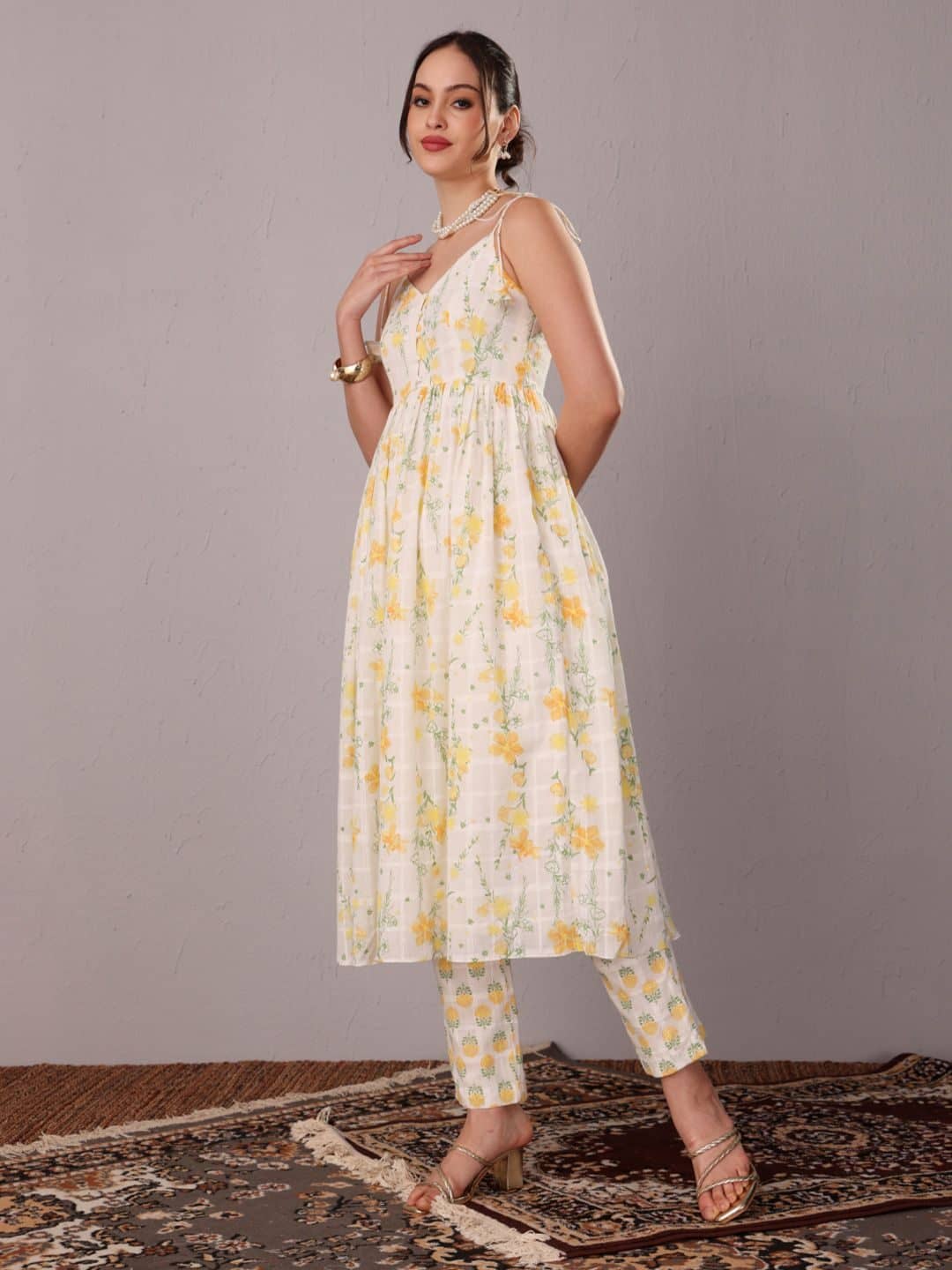 SILCHIC Floral Printed Shoulder Straps Anarkali Kurta With Trousers — photo 3