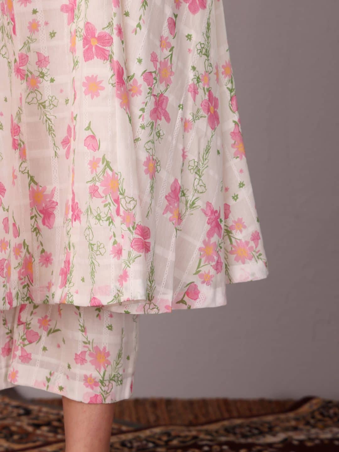 SILCHIC Floral Printed Round Neck A-Line Kurta With Trousers — photo 3