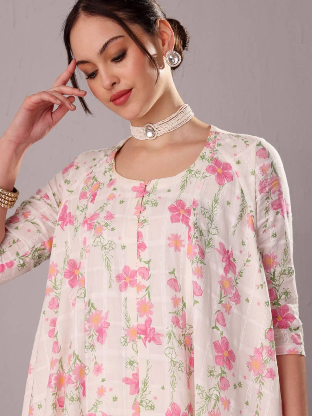 SILCHIC Floral Printed Round Neck A-Line Kurta With Trousers — photo 2