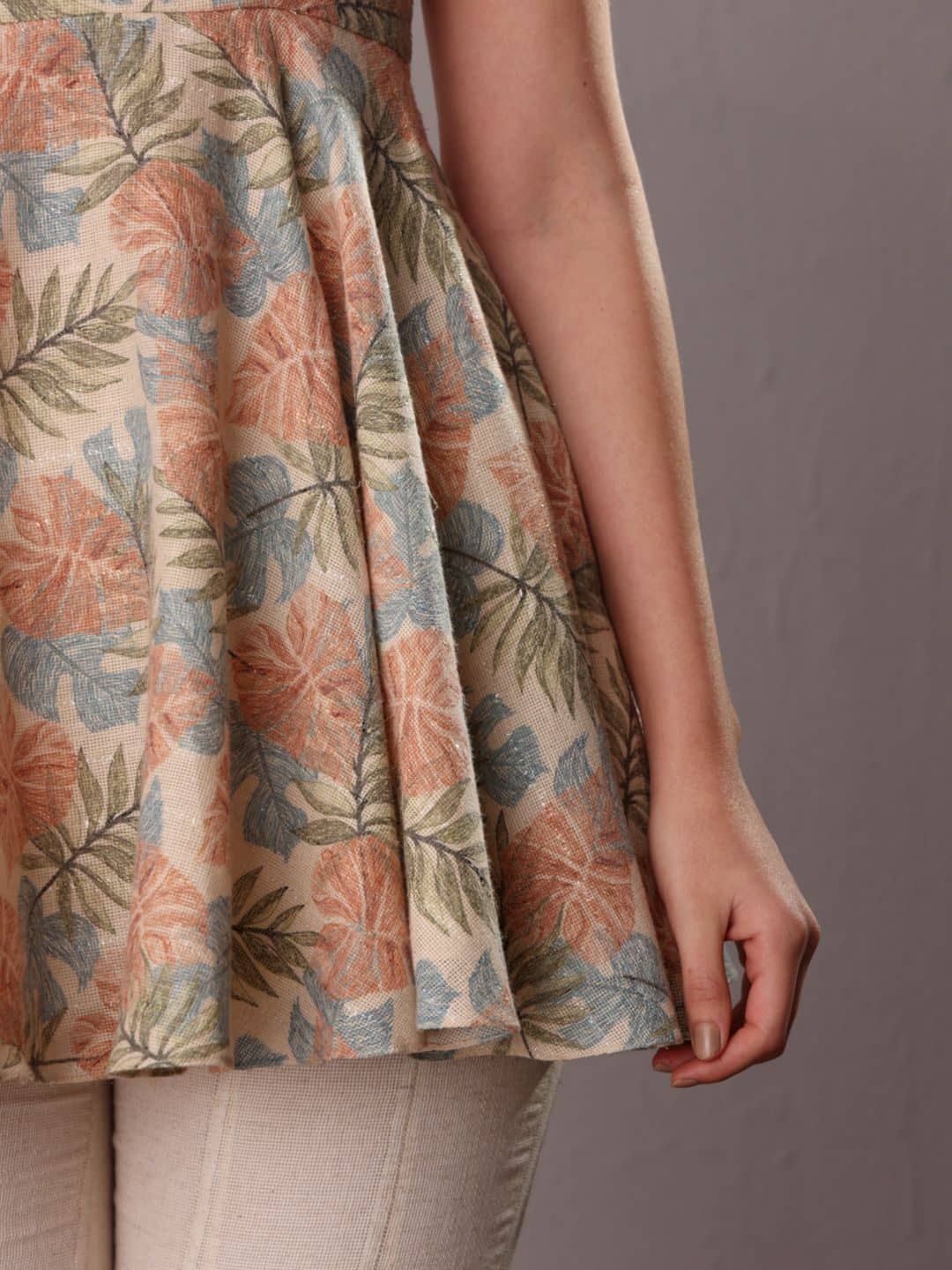 SILCHIC Floral Printed Sleeveless Peplum Top With Flared Trousers Co-Ords — photo 6