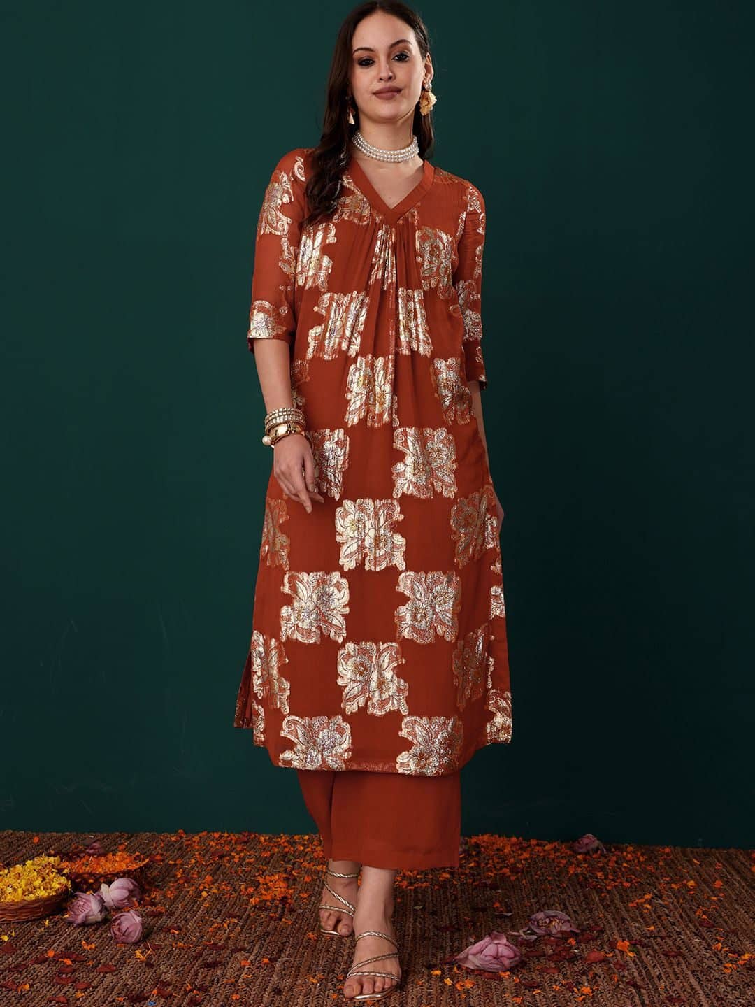 SILCHIC Floral Jacquard Woven Design V-Neck Empire Georgette Straight Kurta With Trouser — photo 5