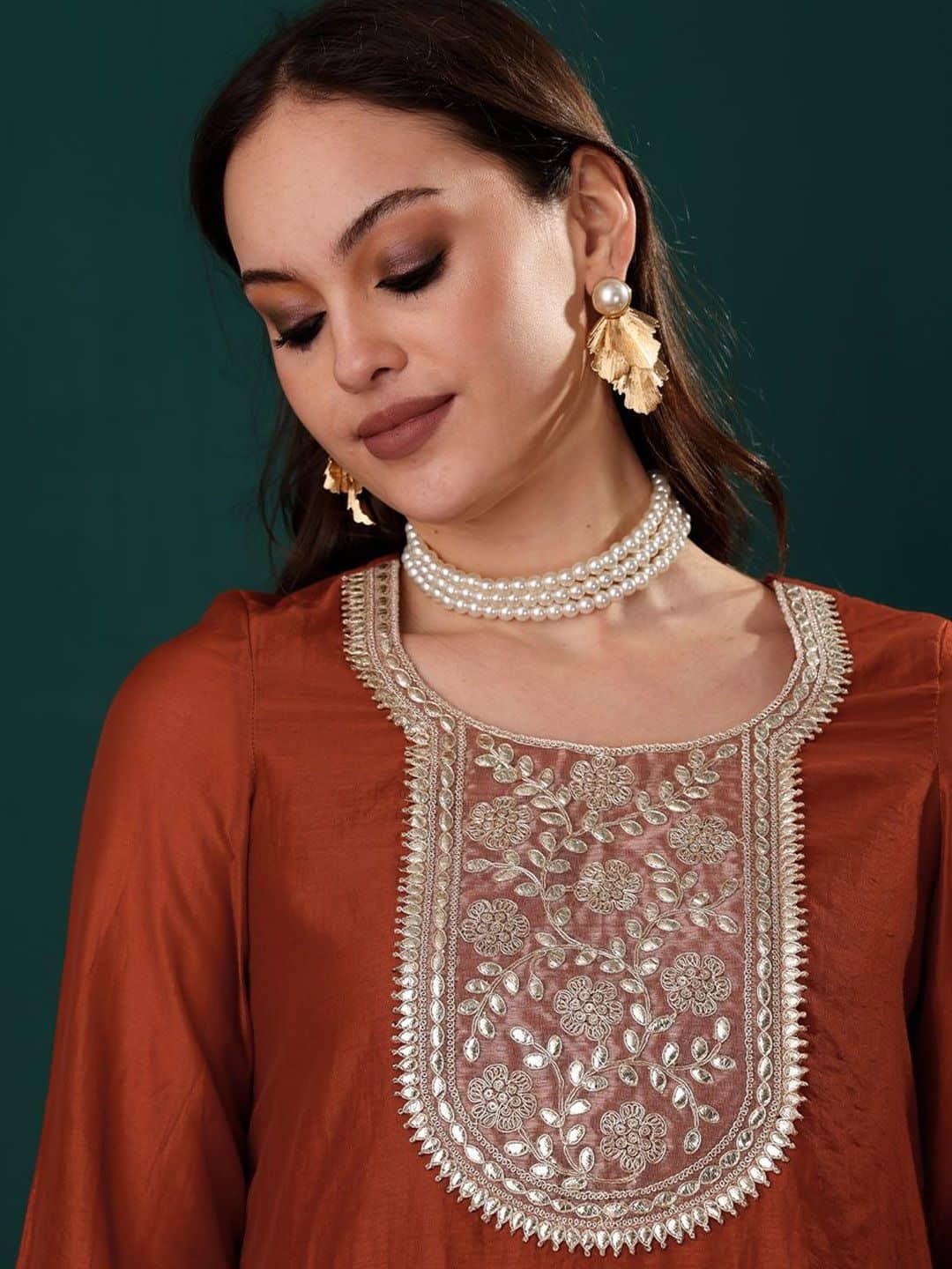 SILCHIC Women Floral Yoke Embroidered Regular Chanderi Silk Kurta Sets — photo 2