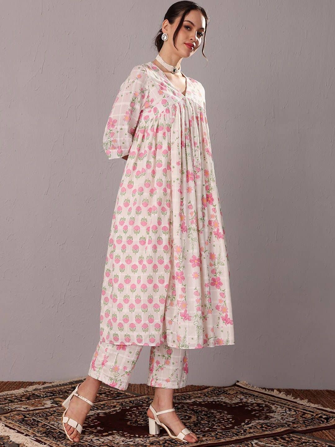 SILCHIC Women Floral Printed Regular Kurta & Trousers & Dupatta — photo 3