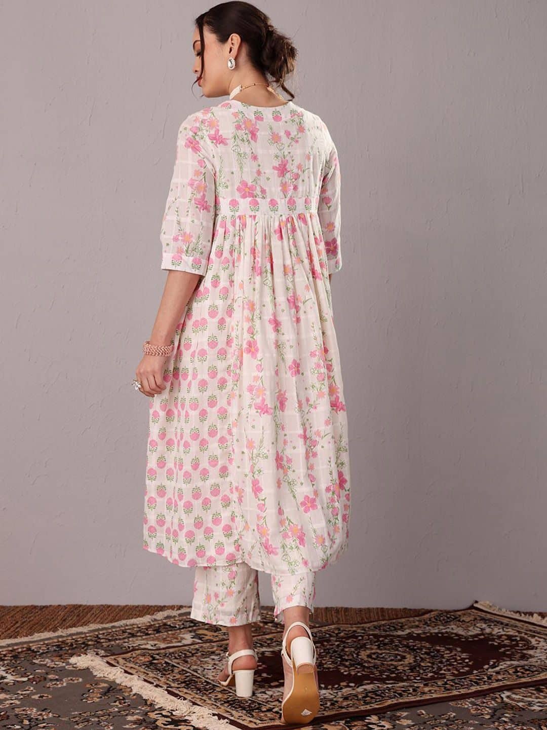 SILCHIC Women Floral Printed Regular Kurta & Trousers & Dupatta — photo 4