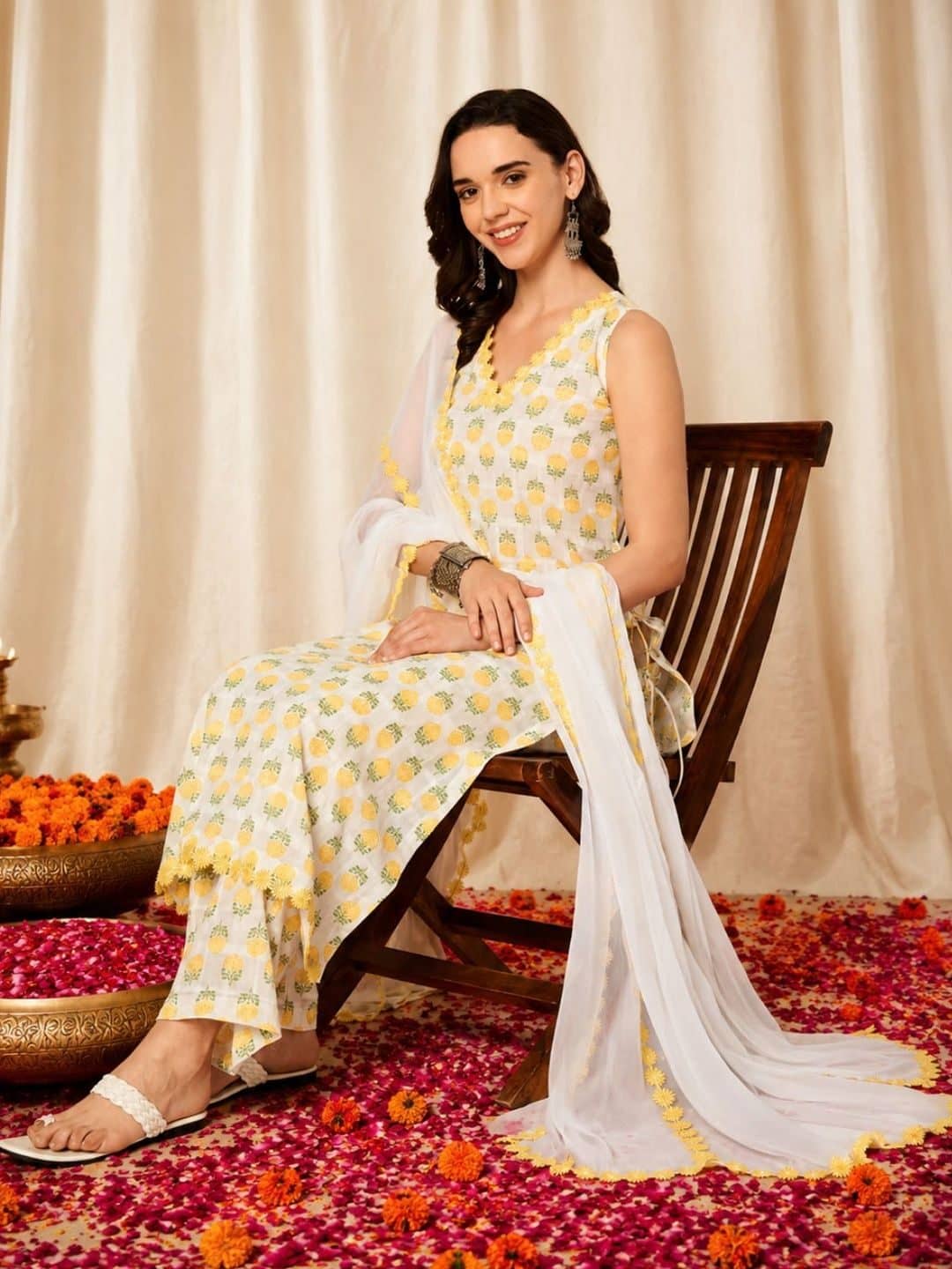 SILCHIC Women Ethnic Motifs Printed Regular Kurta with Trousers & With Dupatta — photo 5