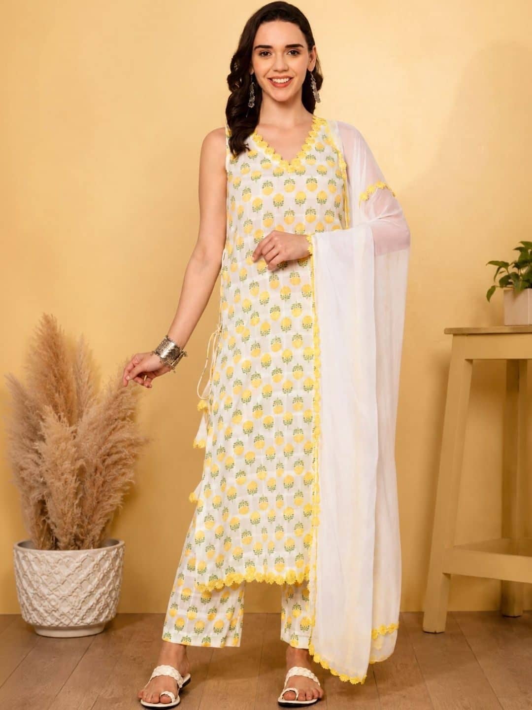 SILCHIC Women Ethnic Motifs Printed Regular Kurta with Trousers & With Dupatta — photo 4