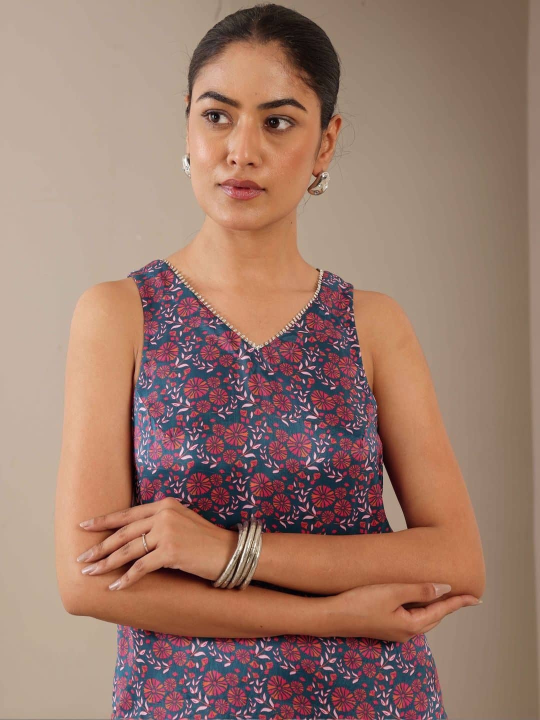 SILCHIC Women Ethnic Motifs Printed Regular Silk Crepe Kurti with Palazzos — photo 5