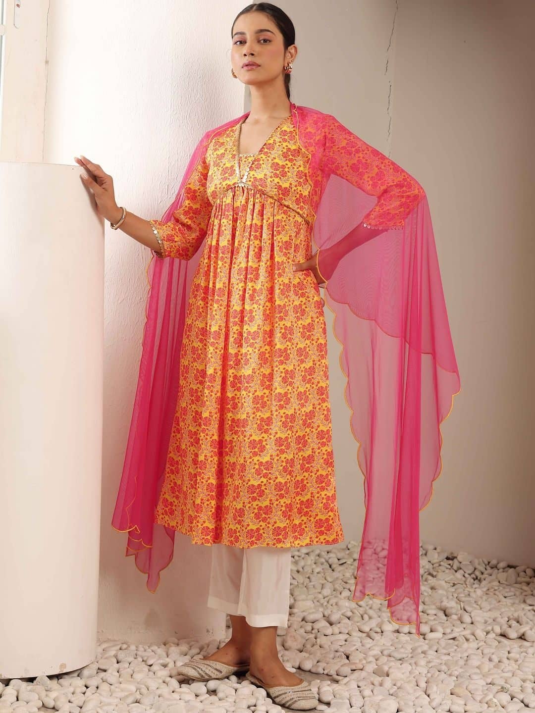 SILCHIC Women Floral Printed Empire Gotta Patti Silk Crepe Kurta with Trousers & With Dupatta — photo 3