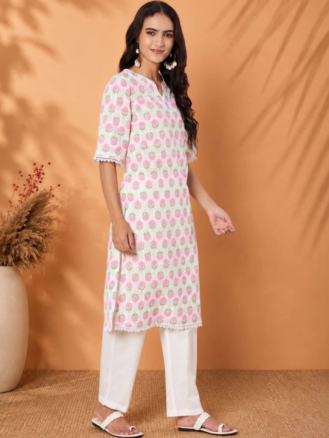 SILCHIC Women Floral Printed Regular Pure Cotton Kurta with Trousers — photo 3
