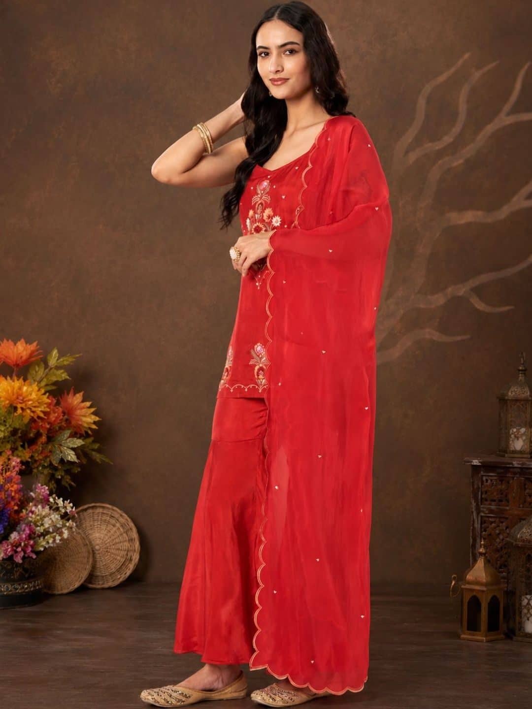 SILCHIC Women Floral Embroidered Regular Thread Work Kurta with Sharara & With Dupatta — photo 2