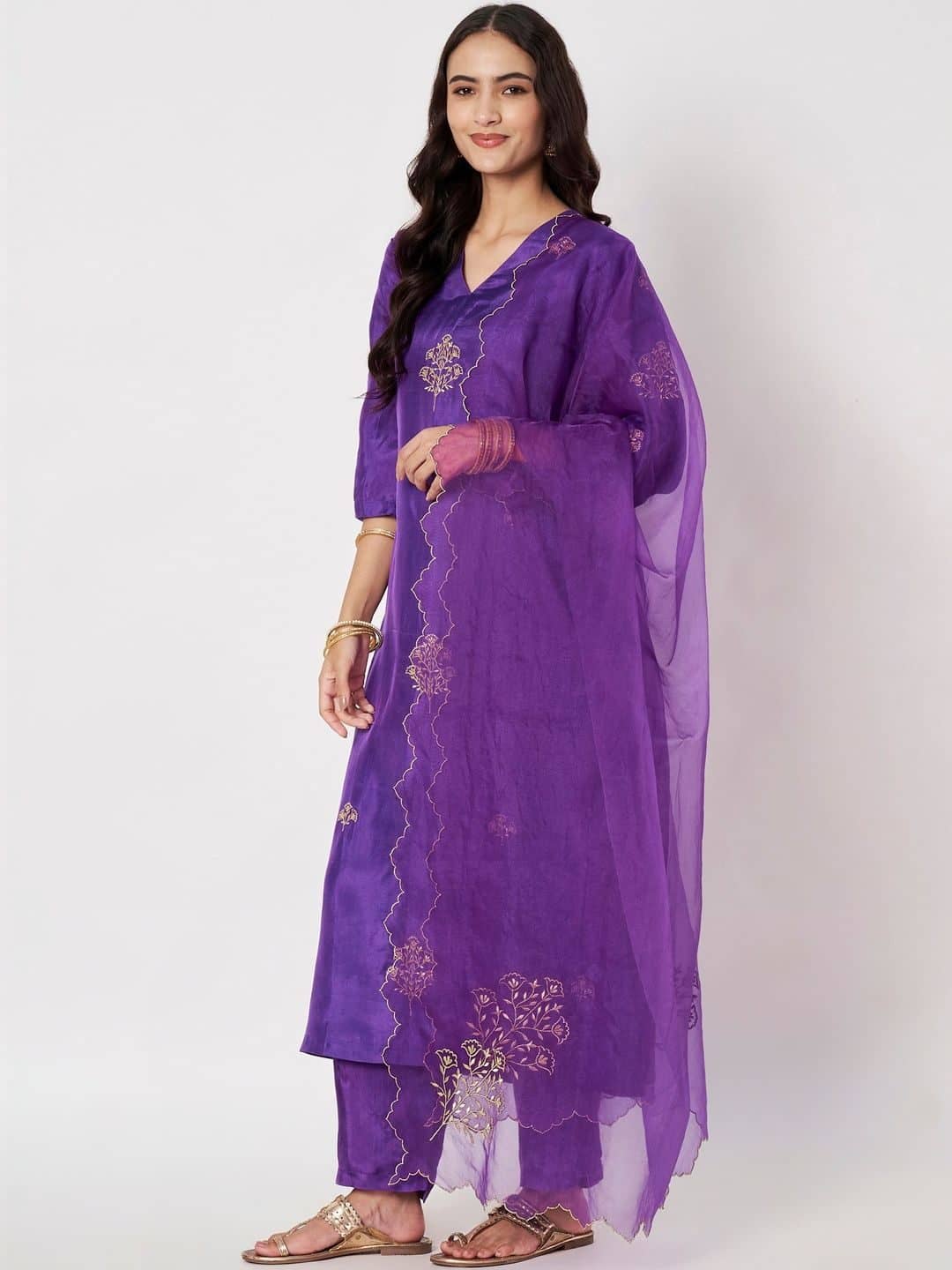 SILCHIC Women Ethnic Motifs Embroidered Regular Thread Work Kurta with Trousers & With Dupatta — photo 2