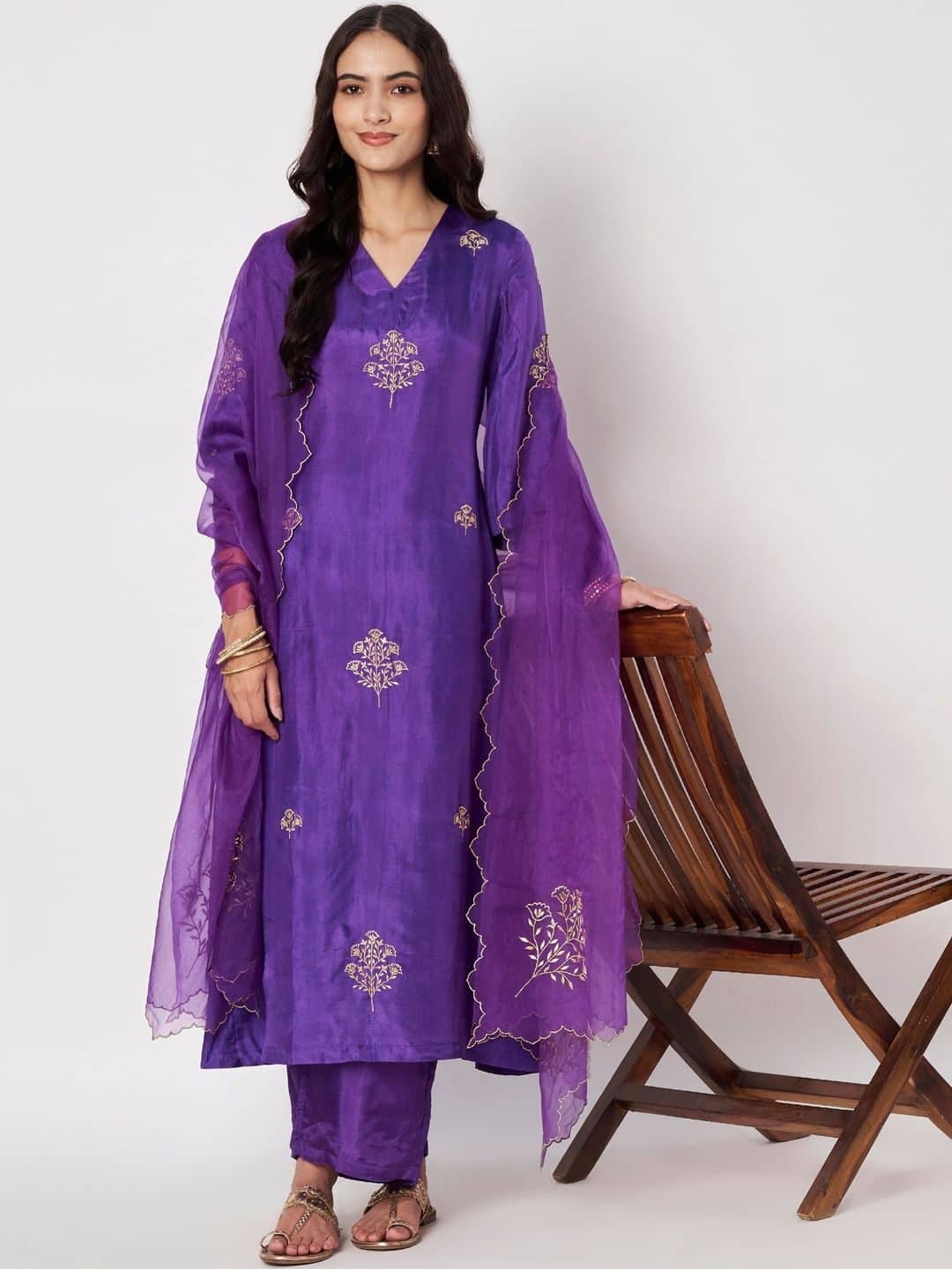 SILCHIC Women Ethnic Motifs Embroidered Regular Thread Work Kurta with Trousers & With Dupatta — photo 5