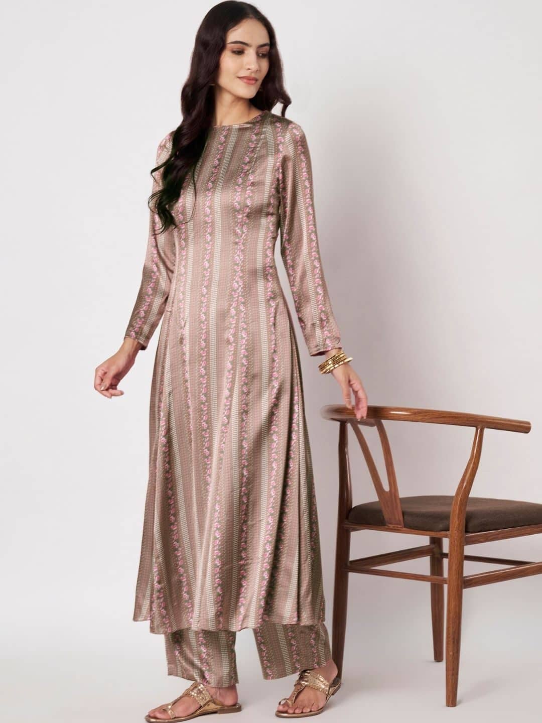 SILCHIC Women Floral Printed Regular Kurta with Trousers — photo 4