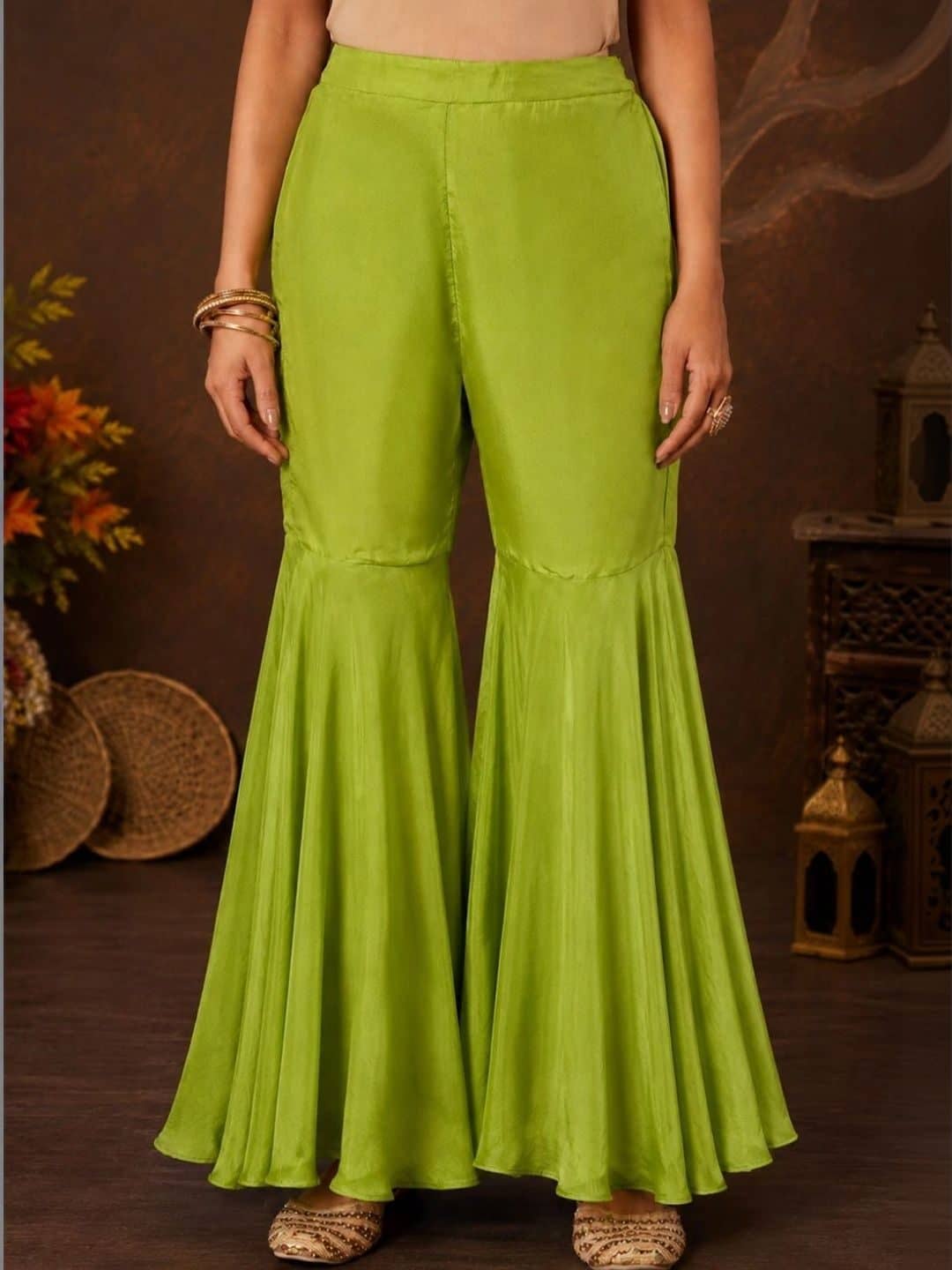 SILCHIC Women Floral Embroidered Regular Thread Work Kurta with Sharara & With Dupatta — photo 5