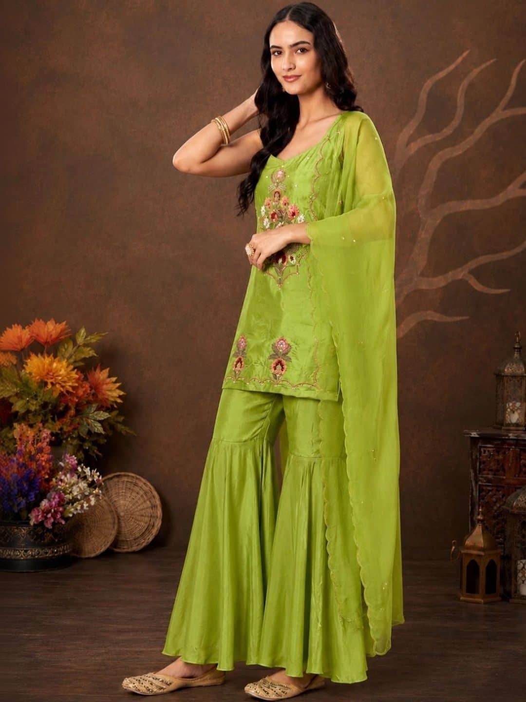 SILCHIC Women Floral Embroidered Regular Thread Work Kurta with Sharara & With Dupatta — photo 2