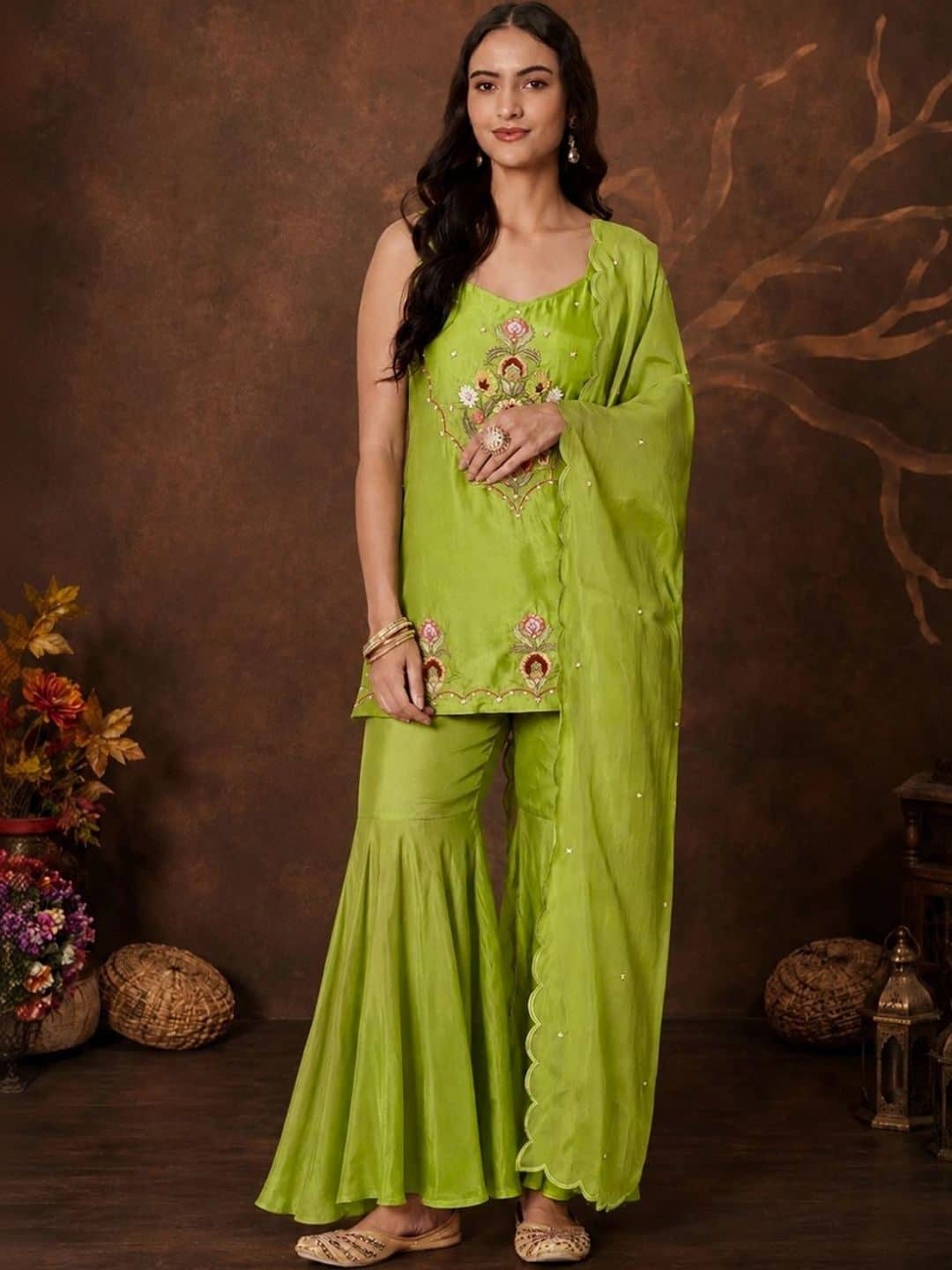 SILCHIC Women Floral Embroidered Regular Thread Work Kurta with Sharara & With Dupatta — photo 1