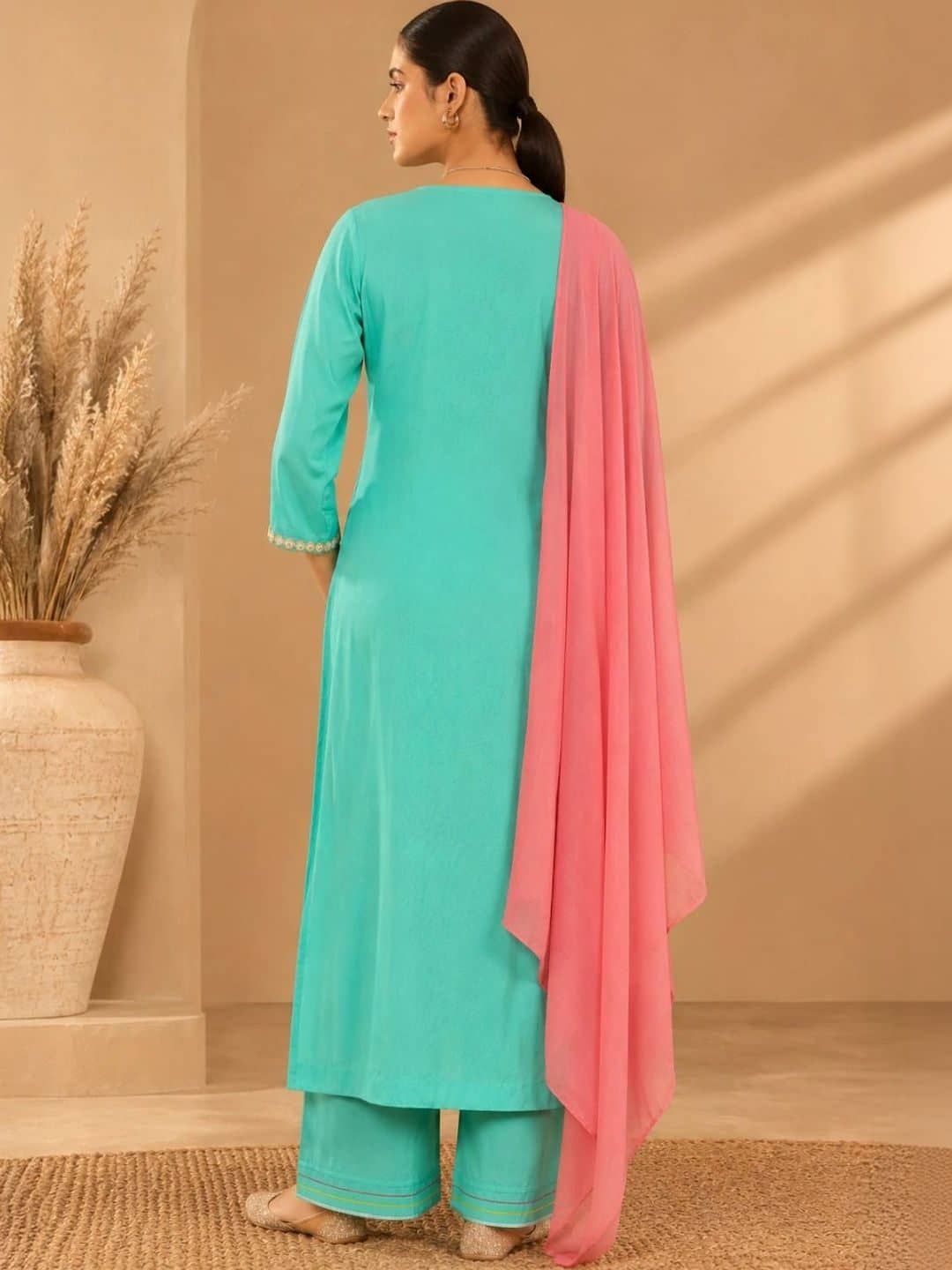 SILCHIC Women Floral Embroidered Regular Thread Work Kurta with Trousers & With Dupatta — photo 2