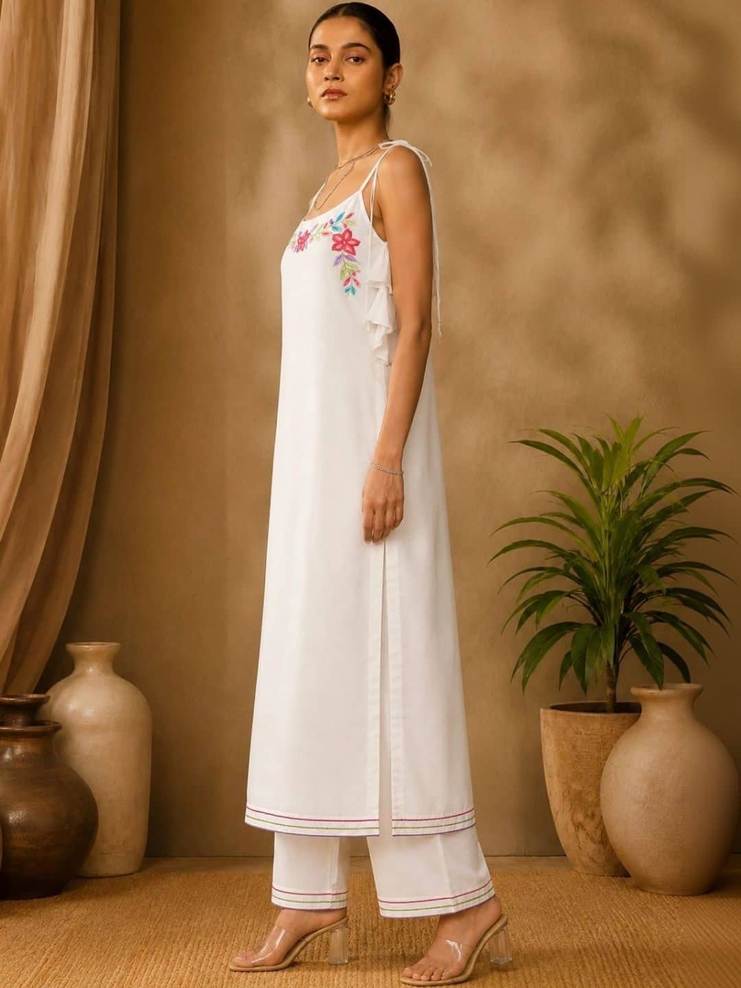SILCHIC Women Floral Embroidered Regular Thread Work Chanderi Silk Kurta with Trousers — photo 2