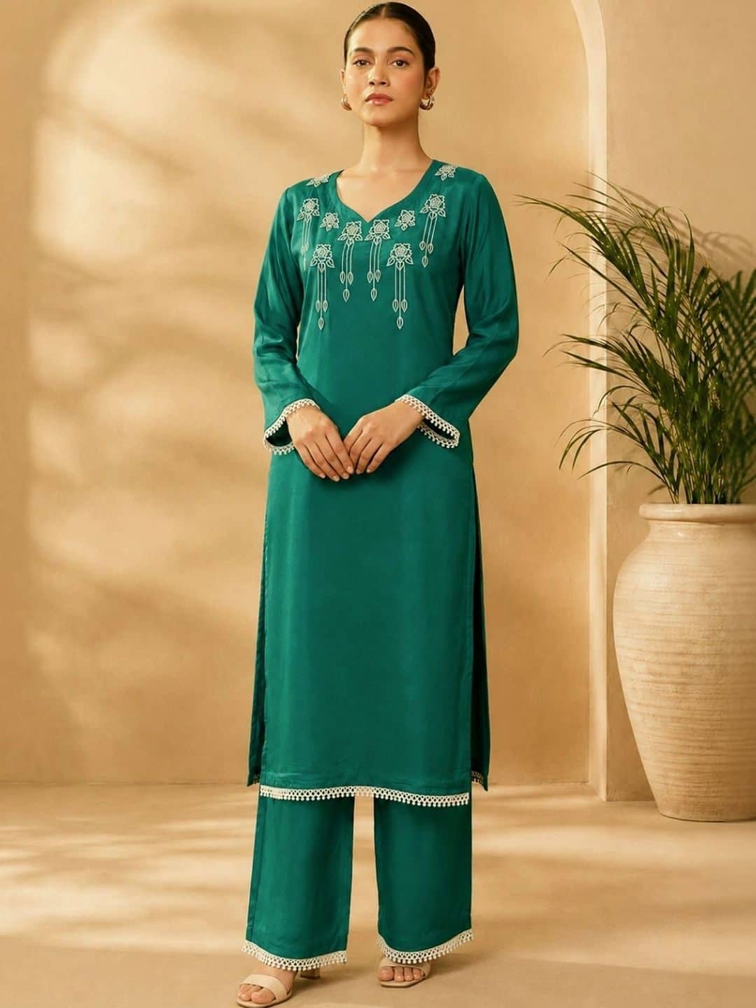 SILCHIC Women Ethnic Motifs Embroidered Regular Thread Work Kurta with Palazzos — photo 1