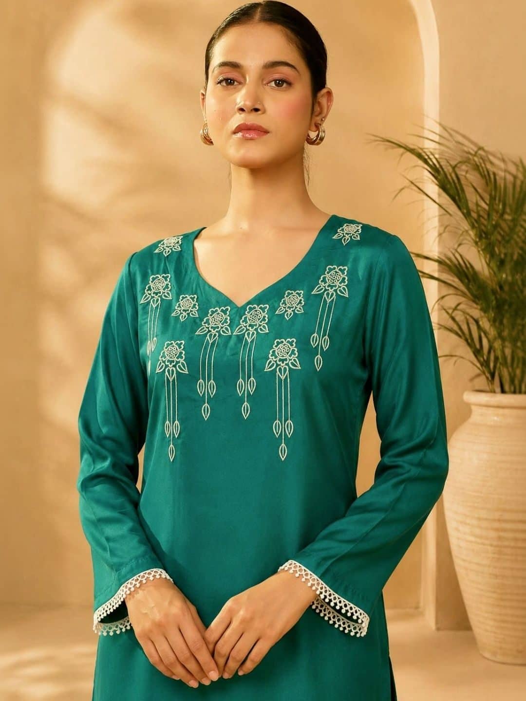 SILCHIC Women Ethnic Motifs Embroidered Regular Thread Work Kurta with Palazzos — photo 4
