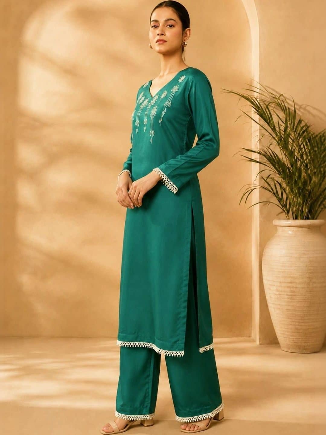 SILCHIC Women Ethnic Motifs Embroidered Regular Thread Work Kurta with Palazzos — photo 3